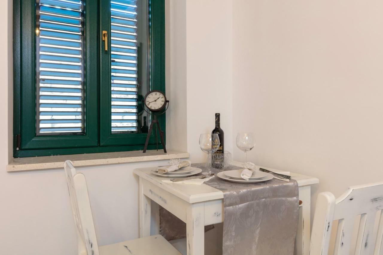 Studio Apartments Insula 斯普利特 外观 照片